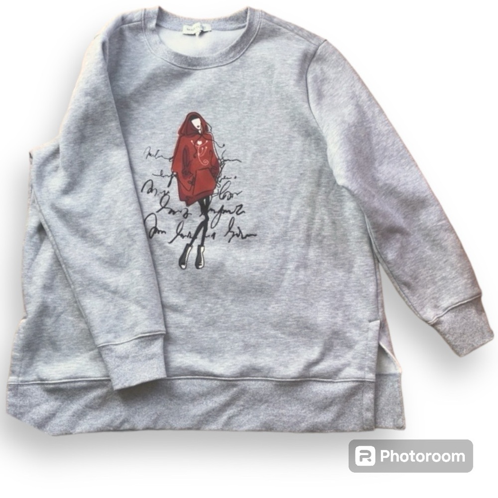MARIE CLAIRE thick and comfy cute sweater with slit on the side